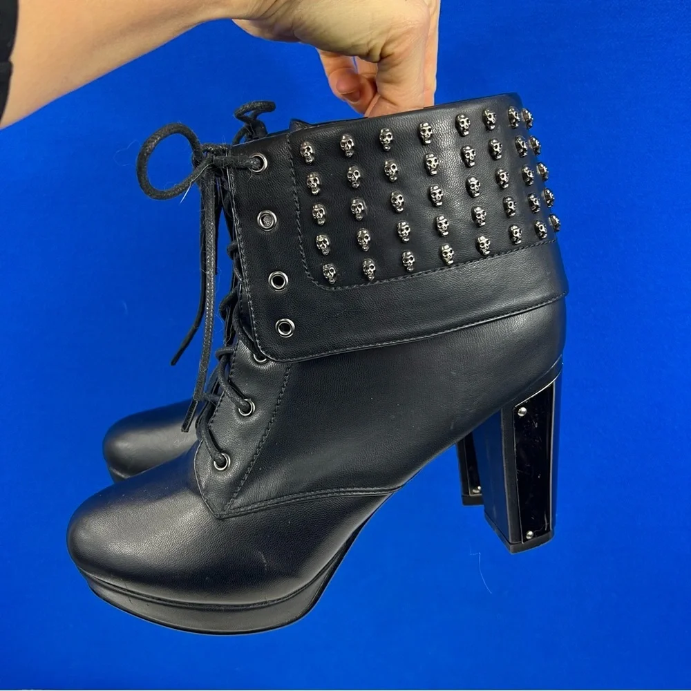 NWT |•HOT TOPIC•| Metal Heel Silver Studs Lace Up Rockstar Ankle Boots Size 9 - Picture 5 of 13